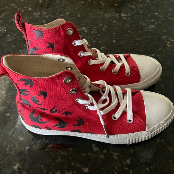 Alexander McQueen High Top Sneakers - Designer Sneakers in great condition! - Picture 3 of 11